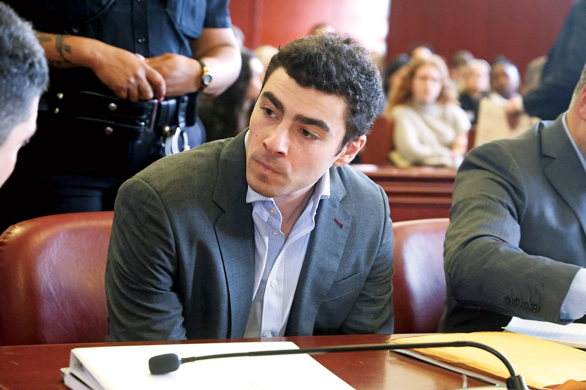 曼吉奧內涉嫌於2024年12月在中城伏擊湯普森。 Jefferson Siegel/紐約時報