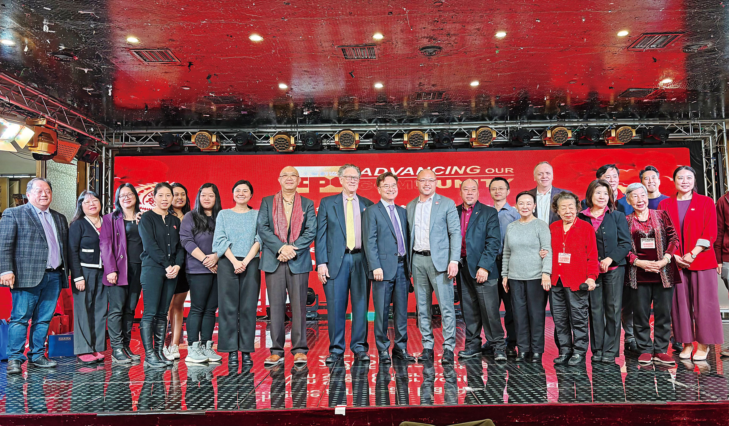 華策會福壽老人中心舉行2026年會員春節聯歡會，逾 500華裔年長者聚首一堂春， 馬年迎春接福。