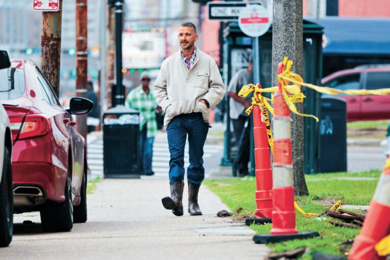 ■阿沙昨為傷人案上庭，獲准以10萬美元保釋。美聯社