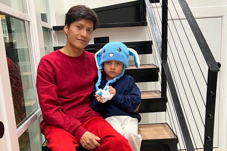 5歲「兔帽童」獲釋返家  議員全程護送