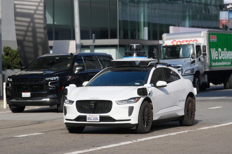 Waymo 自動駕駛的士將服務沙加緬度｜細說燊語
