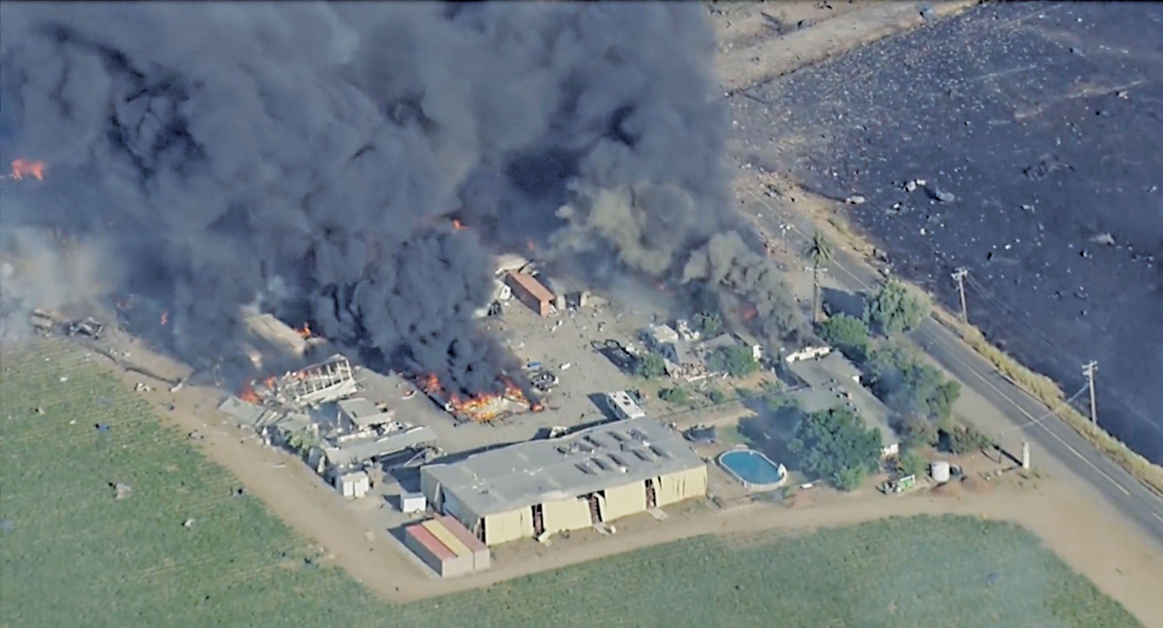 艾斯帕托去年7月1日發生煙花廠爆炸意外。KGO電視截圖/美聯社資料圖片