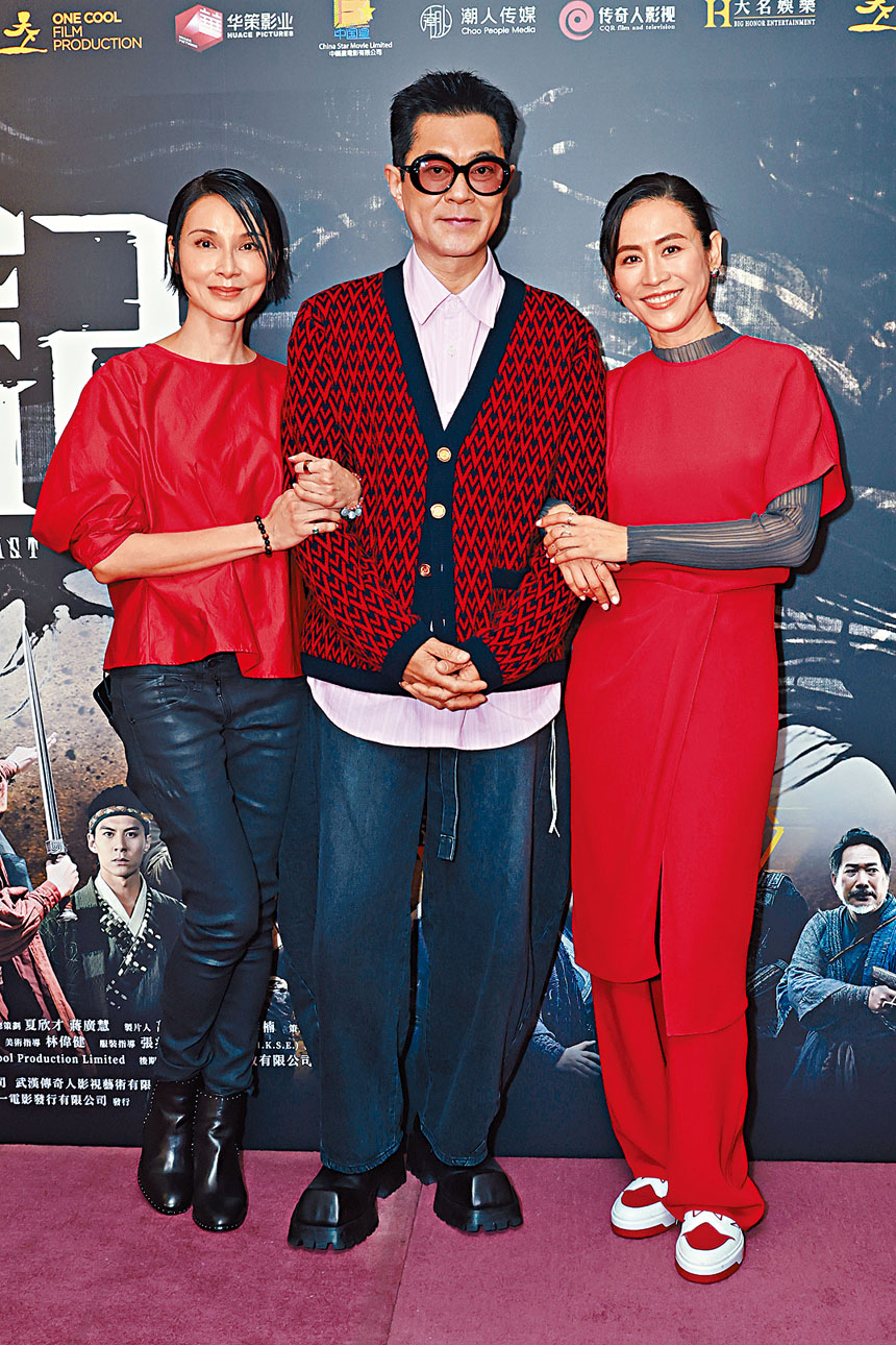 宣萱(右)、鄭雪兒(左)都好期待古仔唱歌。