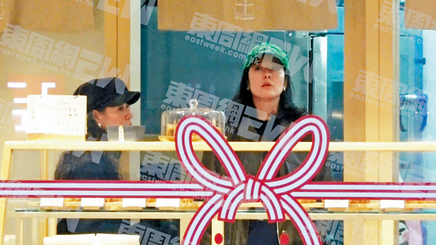 唐詩詠愁爆巡視銅鑼灣旗艦店業務。《東周刊》圖片