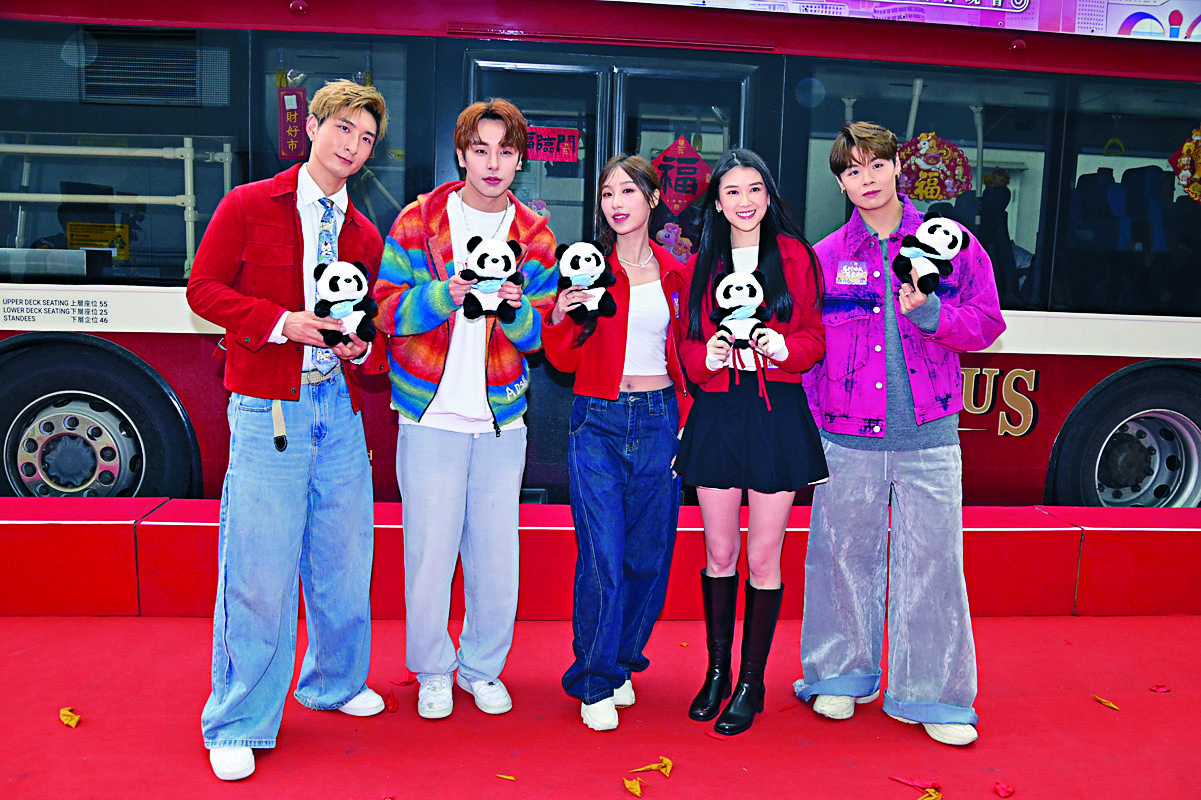 ■詹天文（中）、張馳豪（左一）、冼靖峰（右一）等都有參與節目。