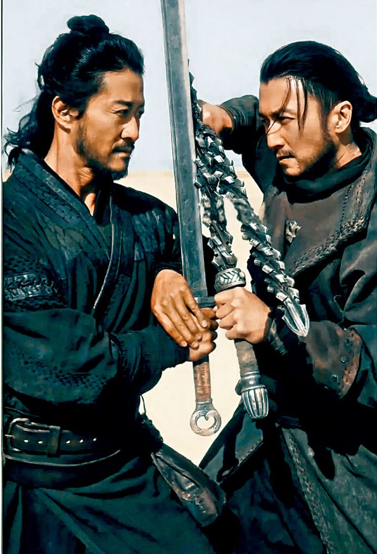 吳京與謝霆鋒在大漠風沙中打鬥連場，武俠迷應該睇到勁high！