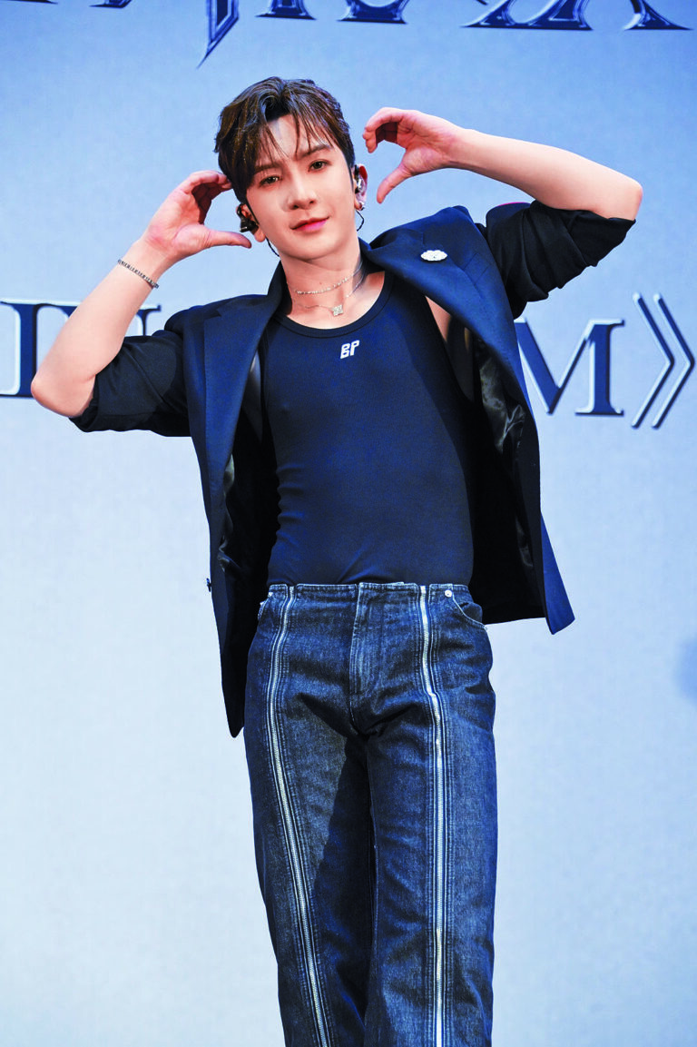 ■Anson Lo昨日為首張個人專輯《KINGDOM》舉行簽唱會。