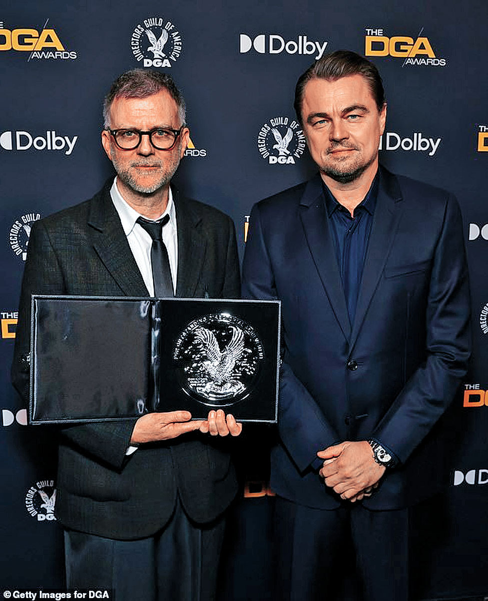 ■保羅（左）憑《一戰再戰》贏得DGA最佳導演獎。網上圖片