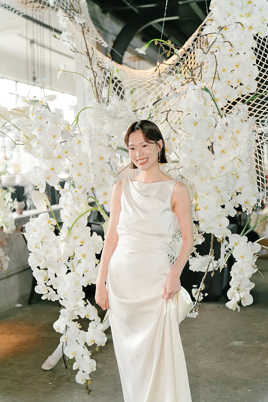 池文慧在婚禮上露出了幸福的笑容。網上圖片