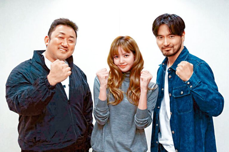 Lisa再落實主演浪漫新片，目前她與馬東石（左）及李鎮旭拍《TYGO》。