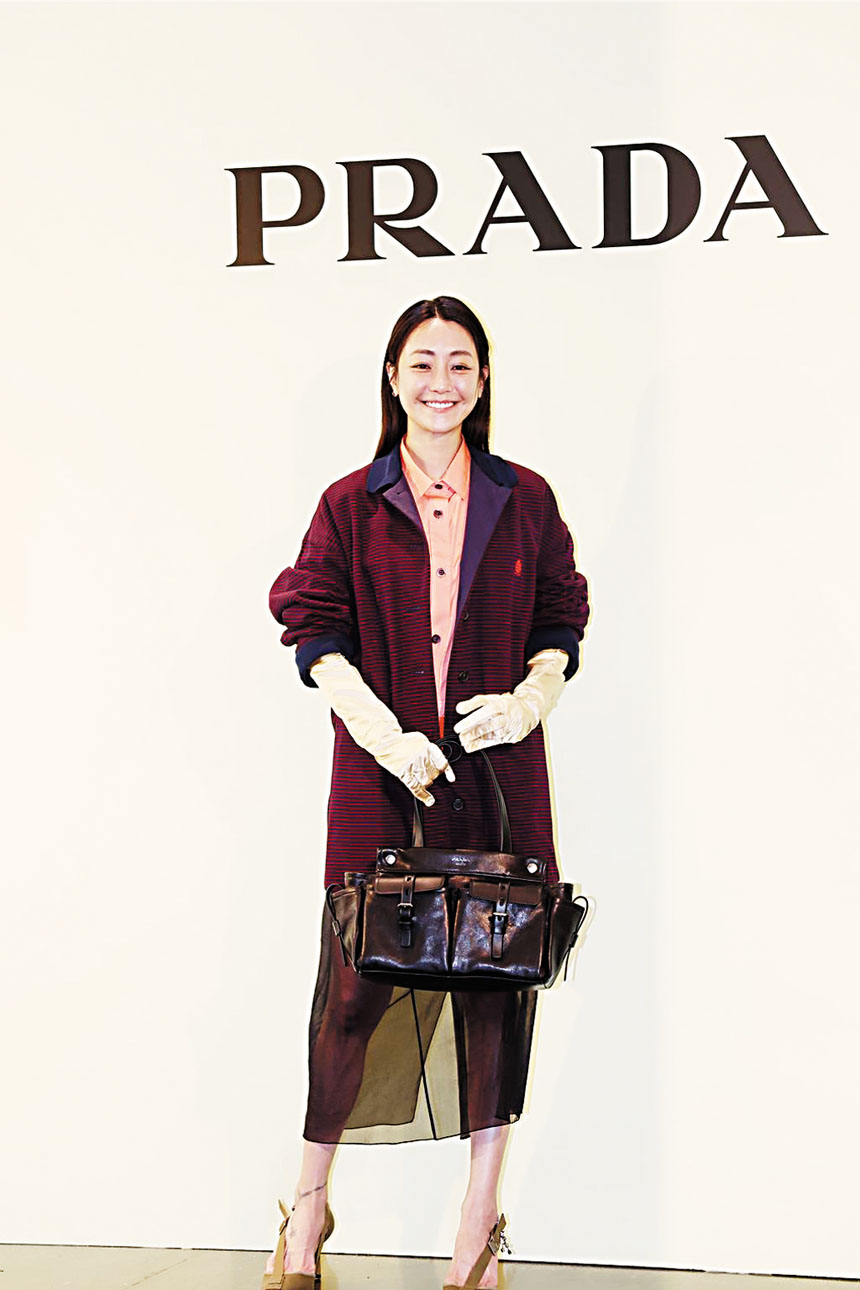 謝欣穎以微透視薄紗的造型，出席品牌活動。網上圖片