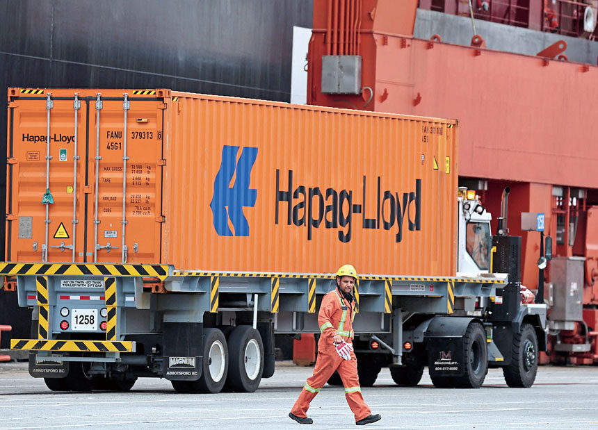 美加關係近期持續緊張，針對加拿大的關稅一直是特朗普其中一項最具爭議的行政命令。圖為加拿大港口的集裝箱。路透社