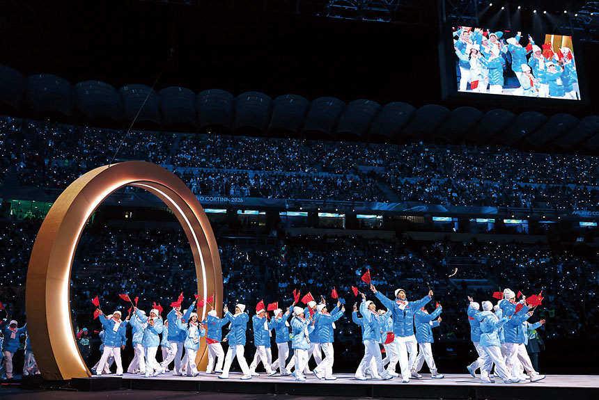 中國代表團出場。美聯社