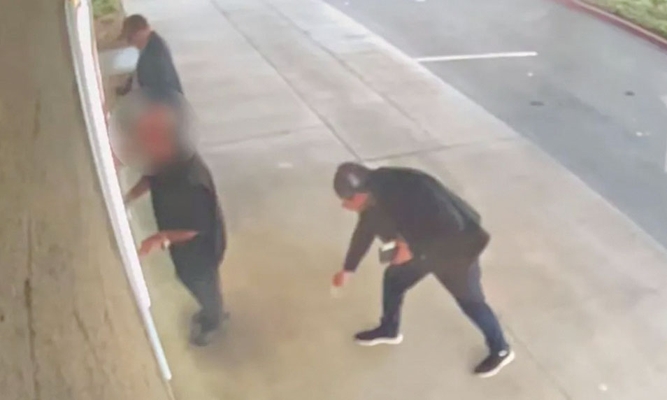 去年11月，幾名嫌犯盯上在橙縣提款的66歲男子，企圖分散注意力和竊盜。橙縣縣警局