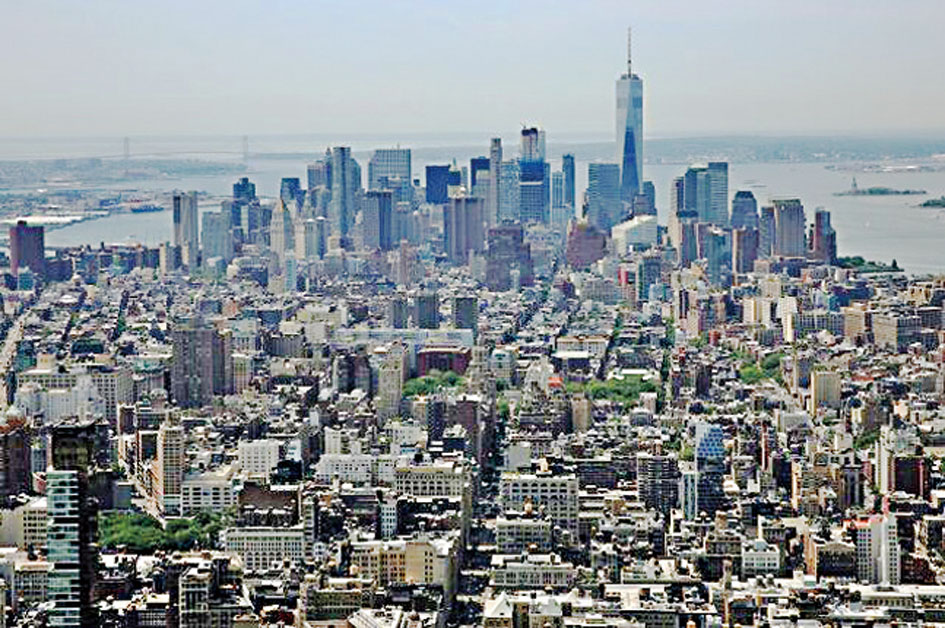 市府有權對上榜樓宇進行更頻密的檢查，發出限期整改命令，若業主未按要求維修，房屋局將直接代為施工並向房東追討費用。    路透社