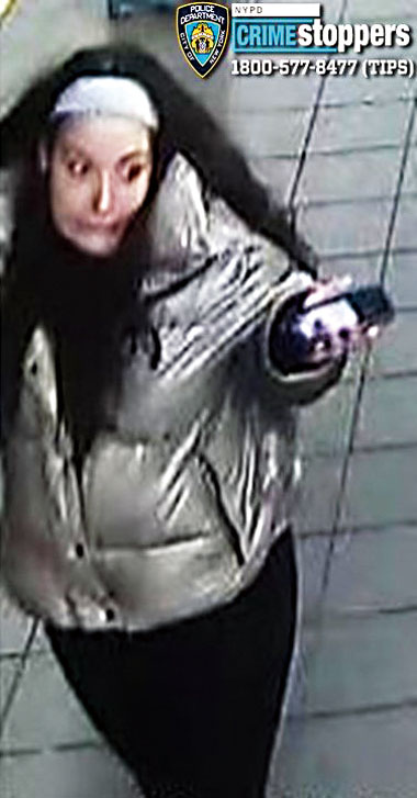 圖為涉案女嫌。 NYPD