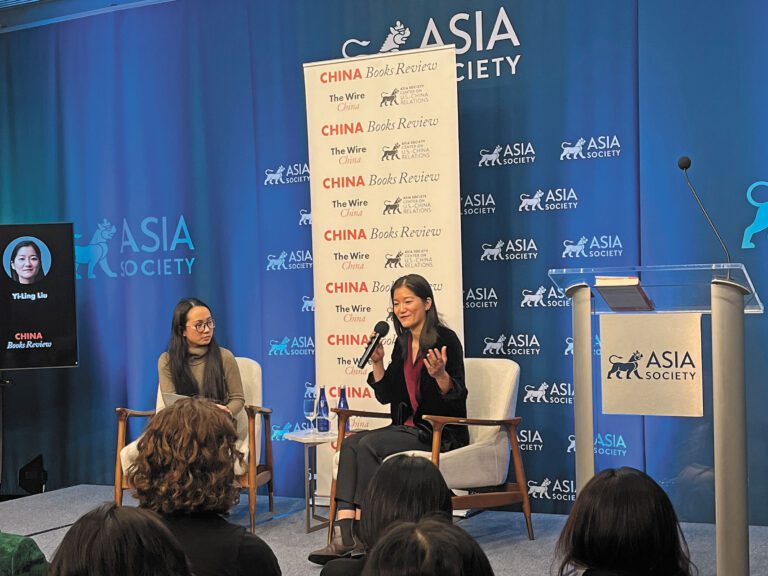 劉奕玲（右）和王阿發對談。