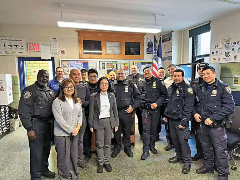 布碌崙華社代表近期拜訪市警66分局。 主辦方提供