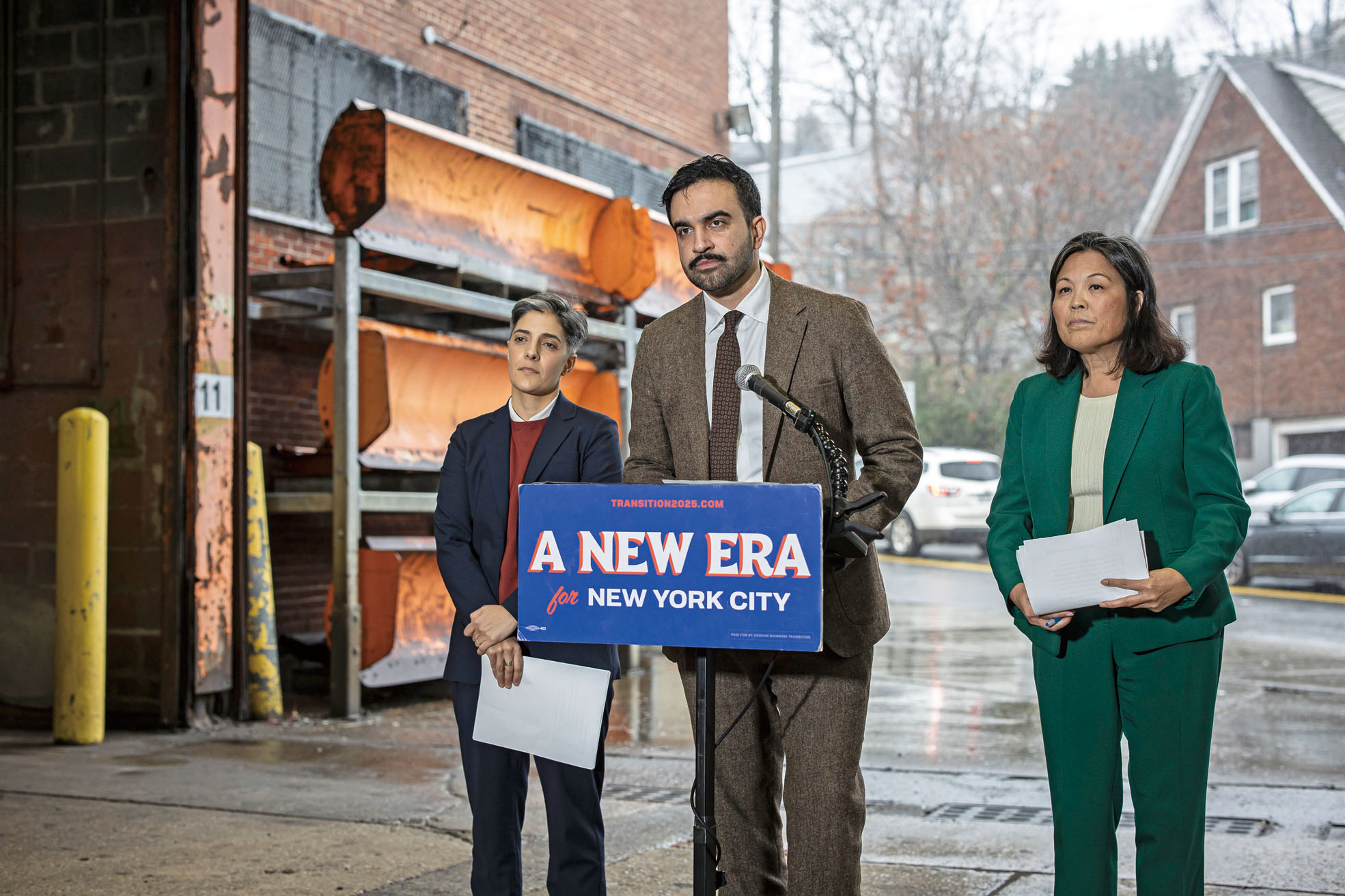 馬姆達尼認為,皇后區警員開槍事件凸顯了改革精神健康應對系統的迫切性。Dave Sanders/紐約時報