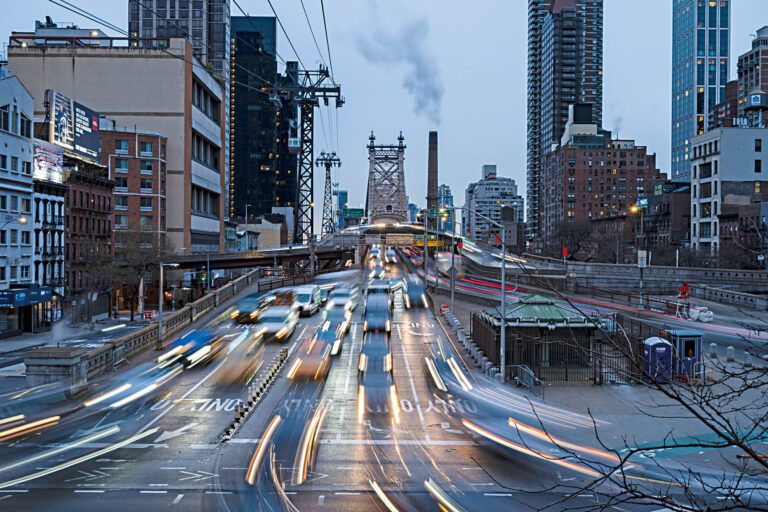 擁堵費計劃在扣除開支後，首年產生了超過5.62億元的淨收入。 Karsten Moran /紐約時報