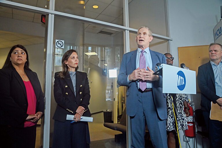 利伯堅稱保安計劃已令逃票率大幅下降。 MTA Flickr圖片