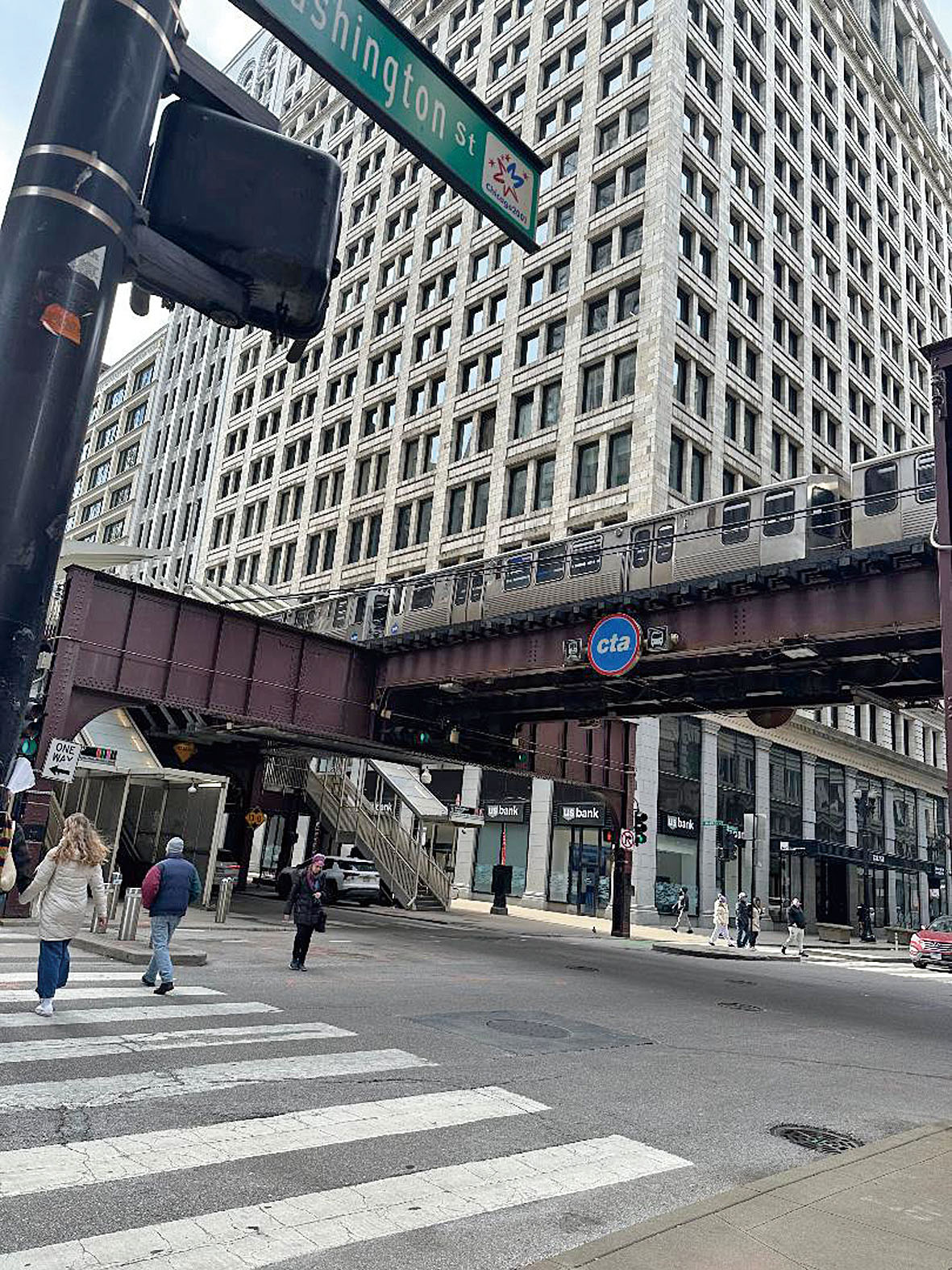 芝加哥捷運局(CTA)自2025年首席執行長的位置一直空置著到如今依然聘請不到新執行長。 梁敏育攝