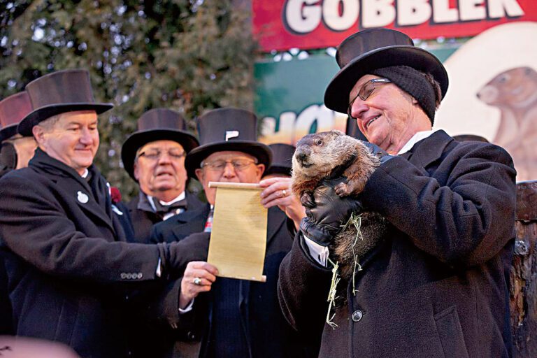 2026年2月2日在美國賓州的土撥鼠「費爾」並沒有看到自己的影子，象徵著美國的冬天並未離去，人們還需等待多六周。