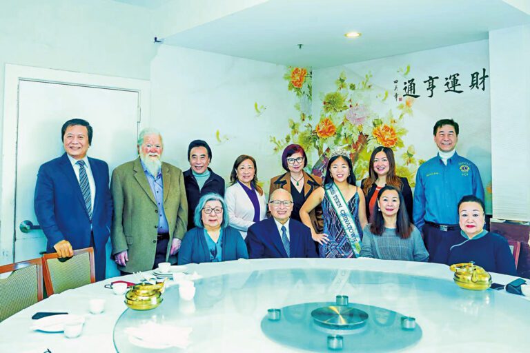 三藩市華埠國際獅子會同仁合影。周宇鵬攝