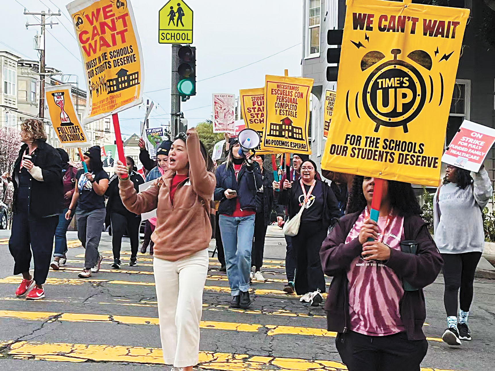 罷工教師在街頭遊行表達訴求。受訪者提供