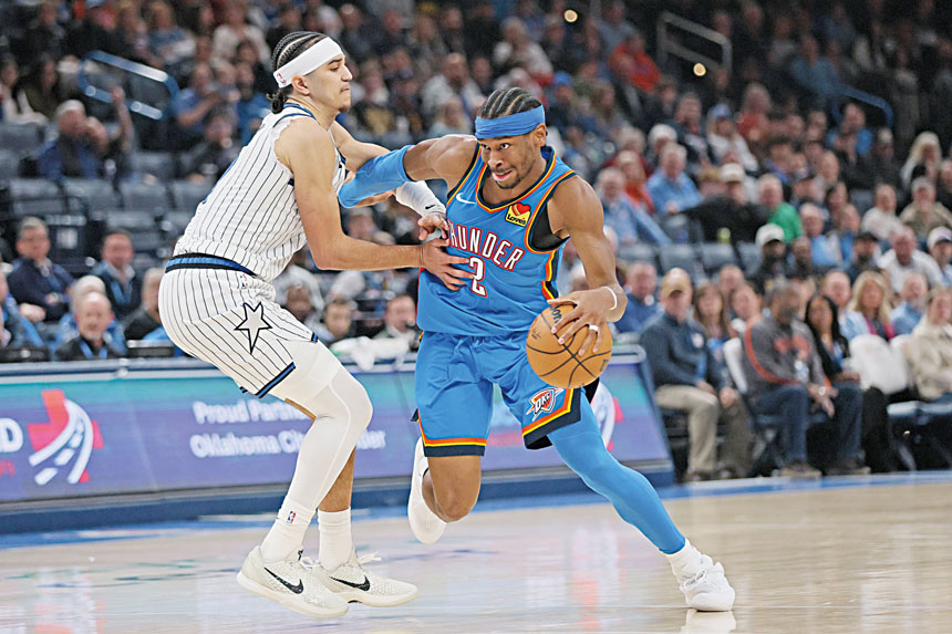 亞歷山大（右）因在對陣魔術的比賽中受傷而無緣全明星賽。路透社