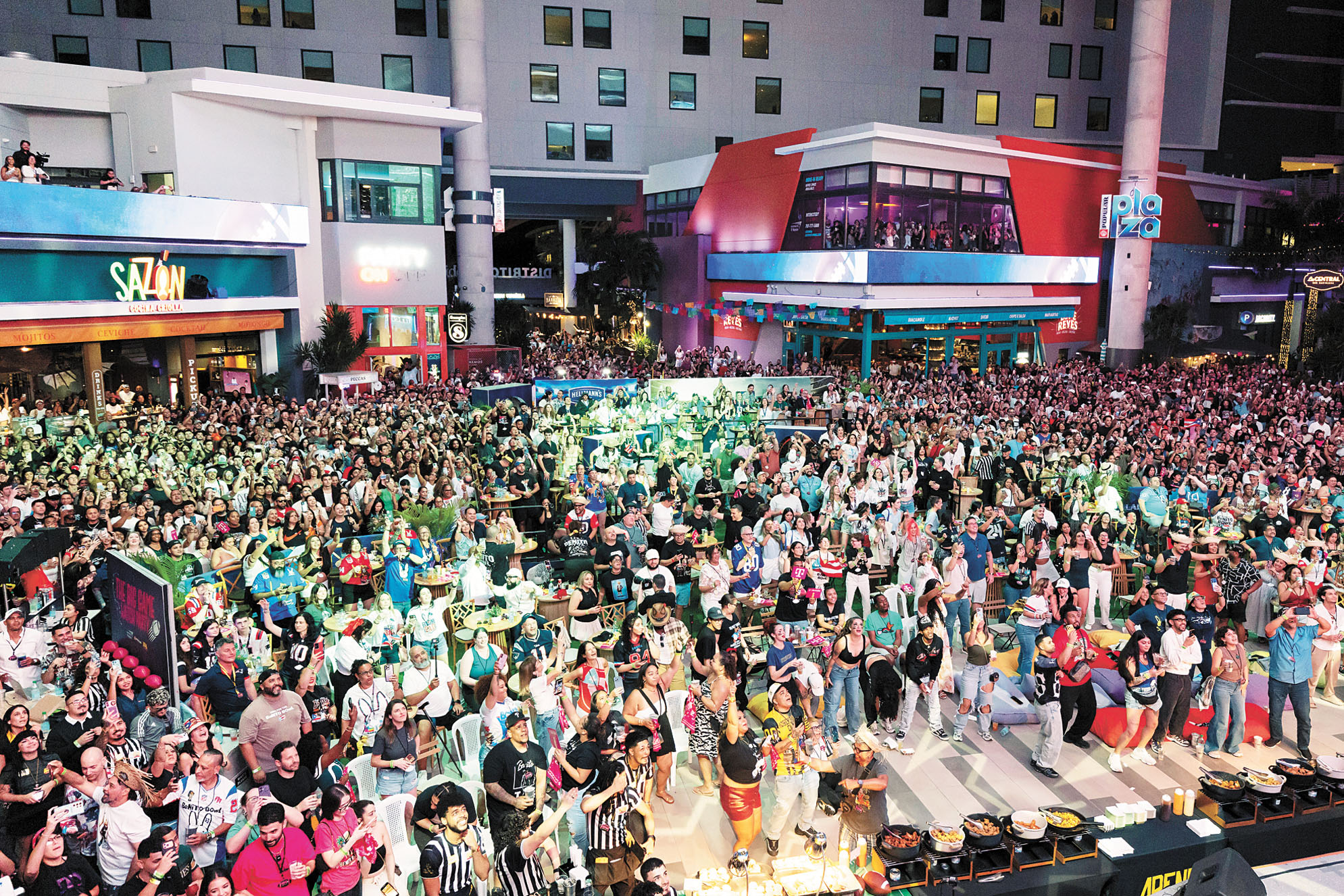 在波多黎各，球迷們通過電視轉播觀看第60屆超級碗和中場秀。美聯社