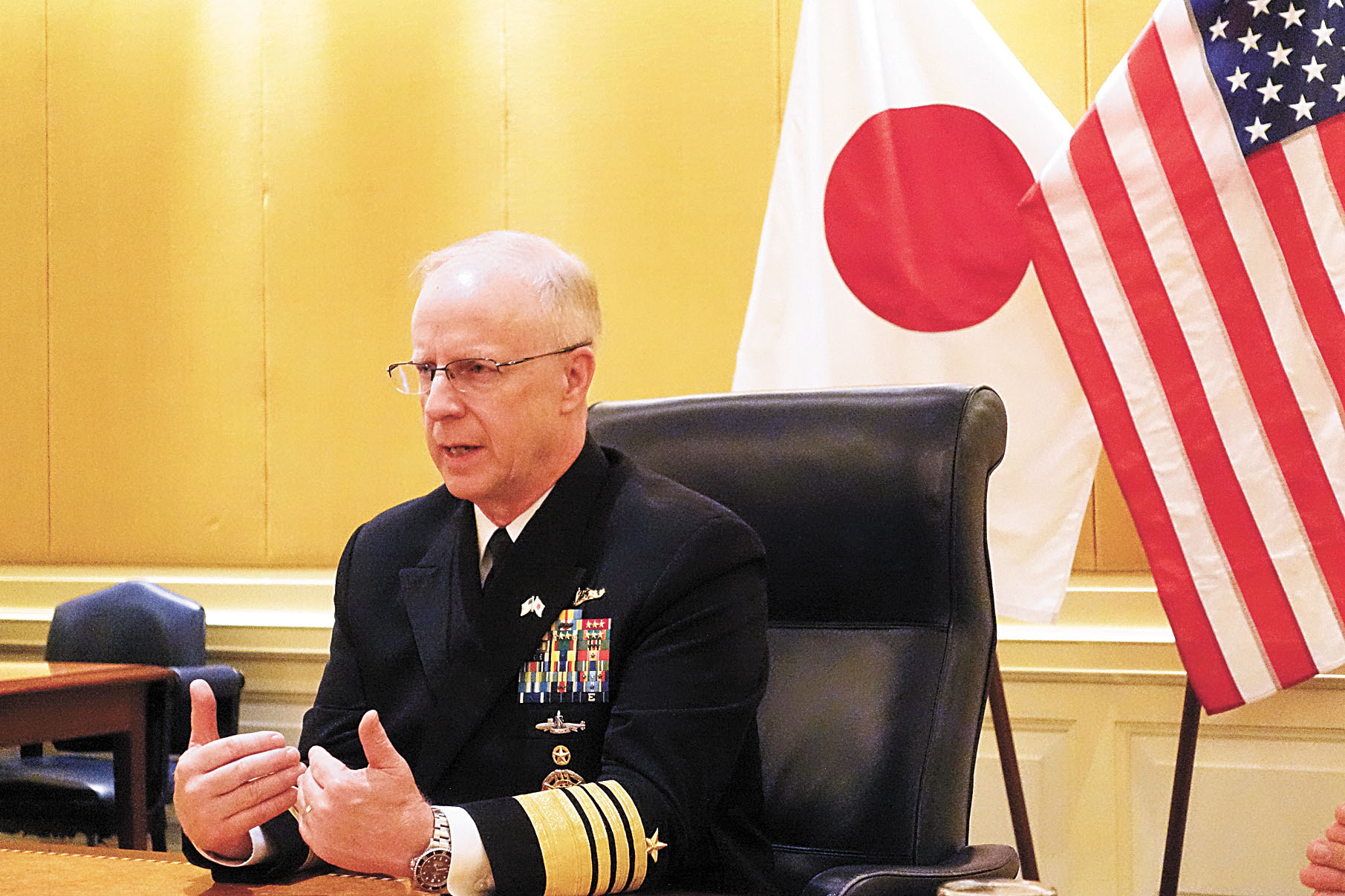 美國海軍作戰部長考德爾海軍上將，主張美軍在應對全球危機時，應減少對航空母艦等大型裝備的依賴。美聯社