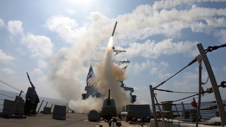 中國外交部籲在伊朗公民盡快撤離 公佈四條陸路離境路線