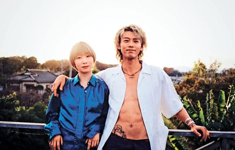 32歲當時得令日本男星竹內涼真傳出新戀情，新歡乃33歲帥氣女星土居志央梨。