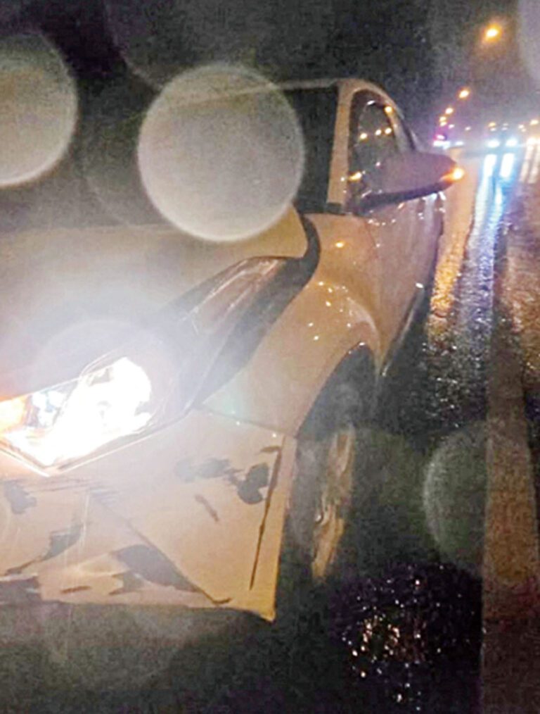 葉秉桓公開車輛損毀的畫面。網上圖片