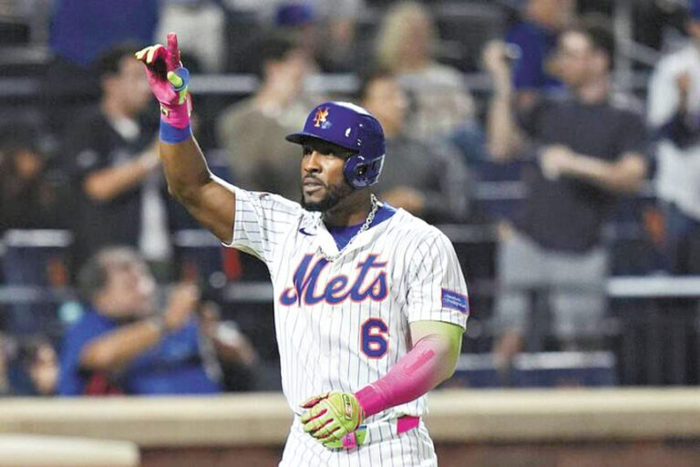 經過一個冷清的自由市場後，馬堤終於確定了去向。美聯社資料圖片