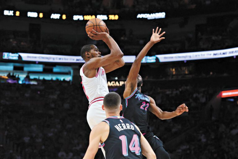 杜蘭特此役攻下30分，可惜無力拯救火箭。路透社