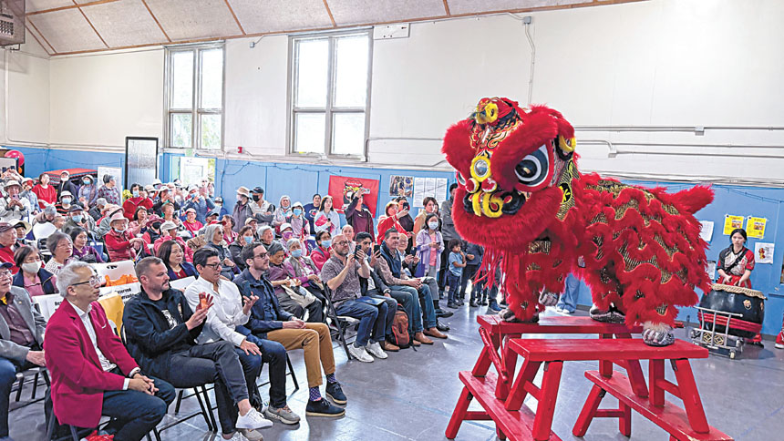 醒獅賀歲，慶祝農曆新年與非裔歷史月。記者黃偉江攝