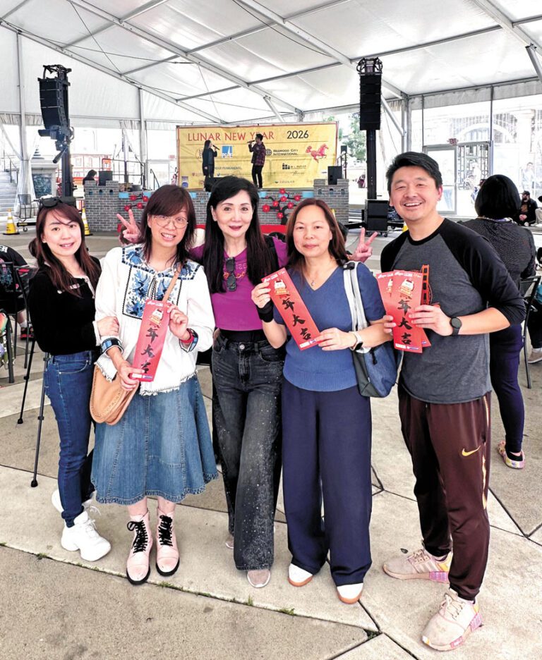 劉子銘（右一）、和 Kaly（左一）的粉絲捧場。特約攝影路德提供