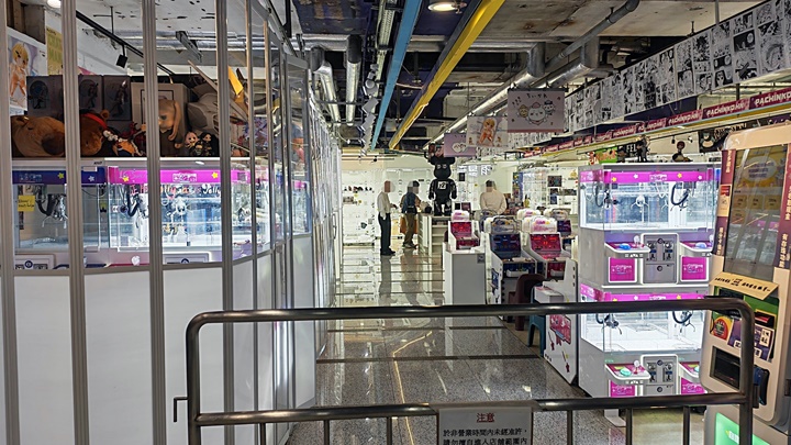 旺角格仔舖突結業 9檔主失貨款 警列盜竊案跟進