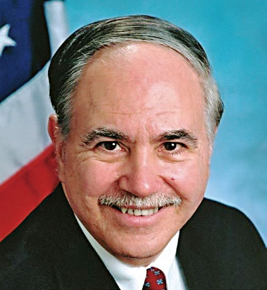 寇頓25日提出立法要求設立夜間停車罰單裁決時間。寇頓辦公室提供