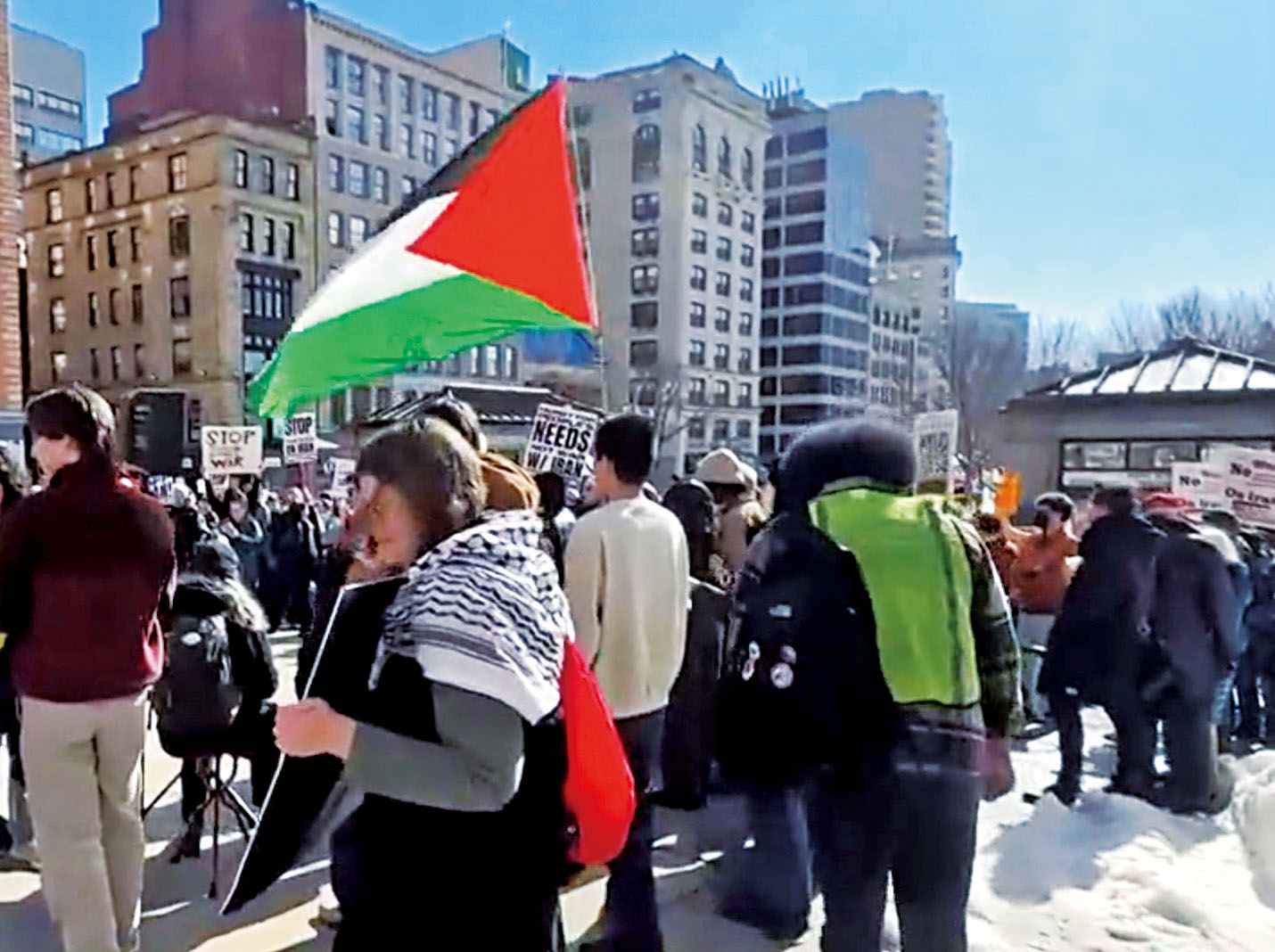 示威現場。 視頻截圖