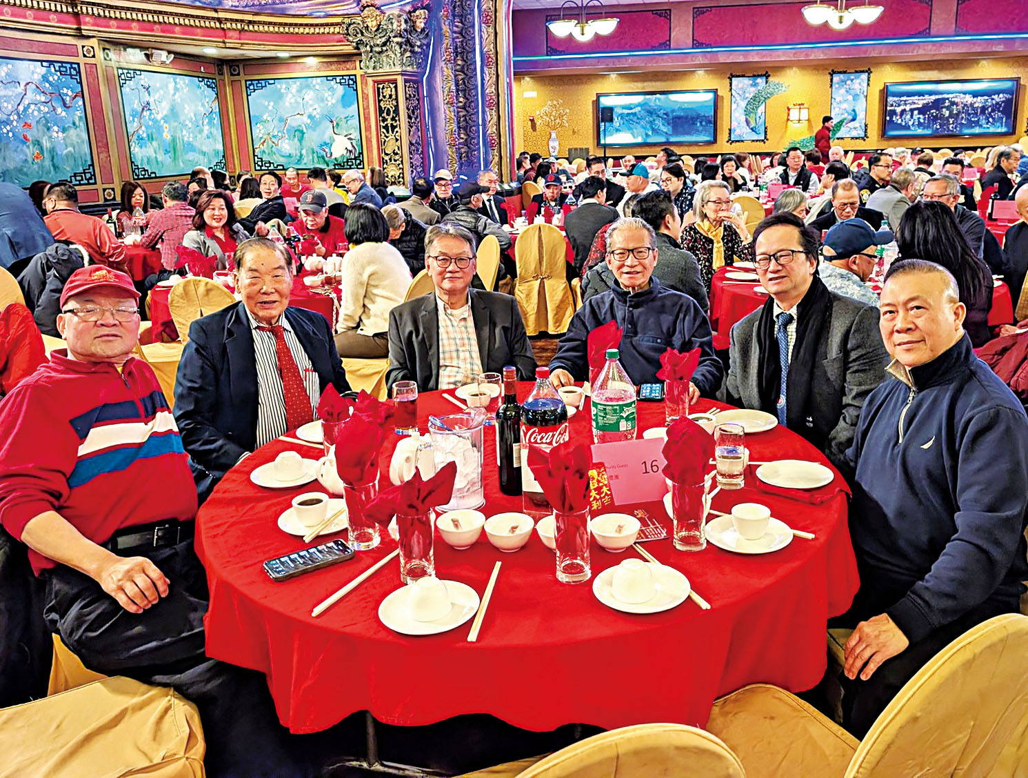 僑團代表在晚宴現場。