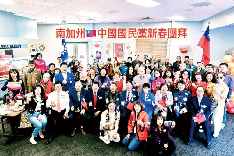 國民黨美西南支部新春團拜大合照。主辦方提供