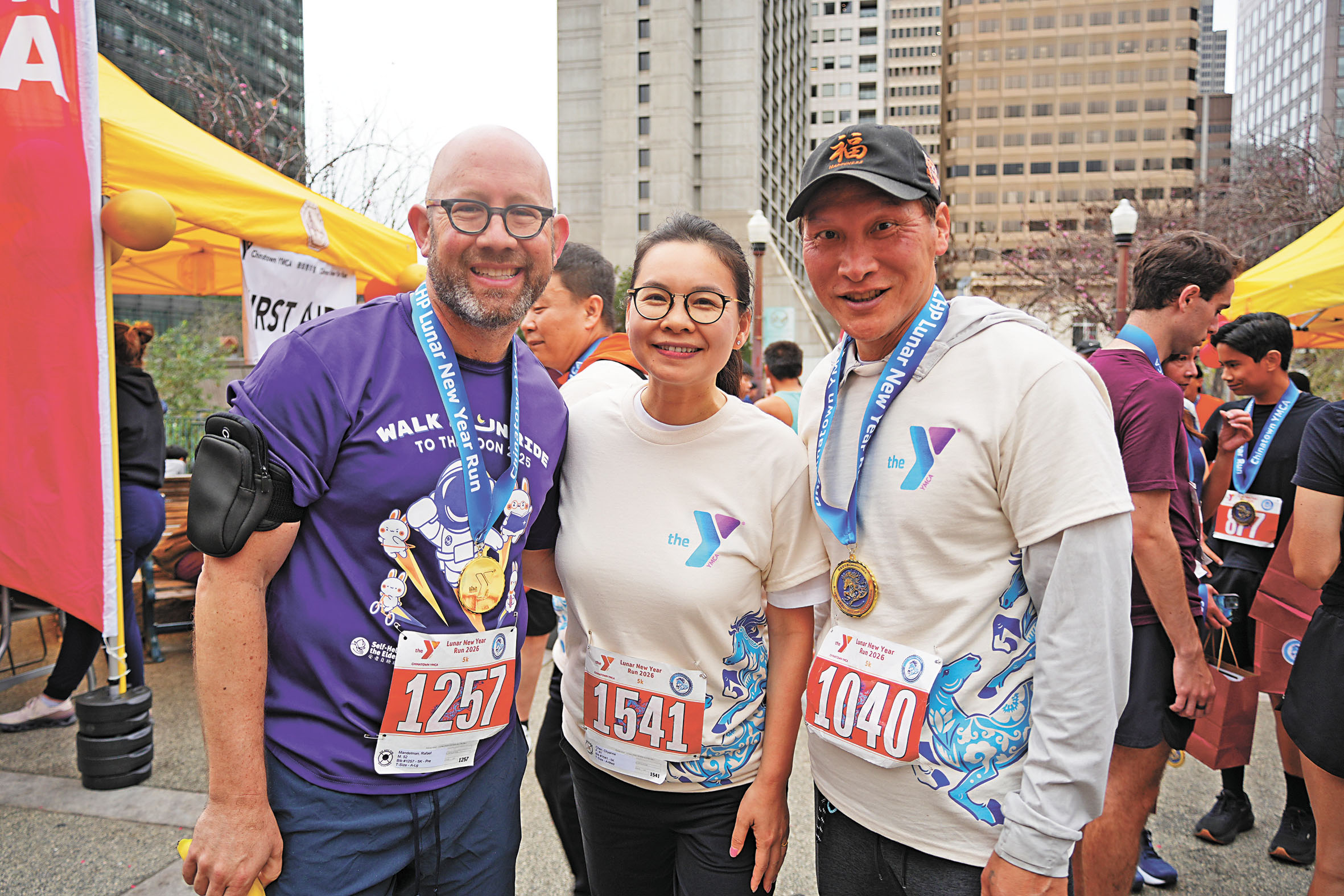 （左起）孟達文、陳小焱和鄭小飛合影。記者黃偉江攝