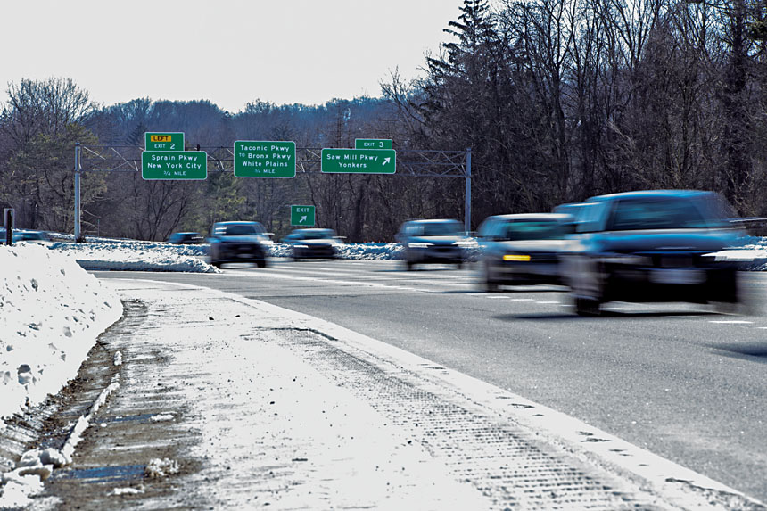 車禍發生在塔科尼克州立公園大道。Gregg Vigliotti/紐約時報