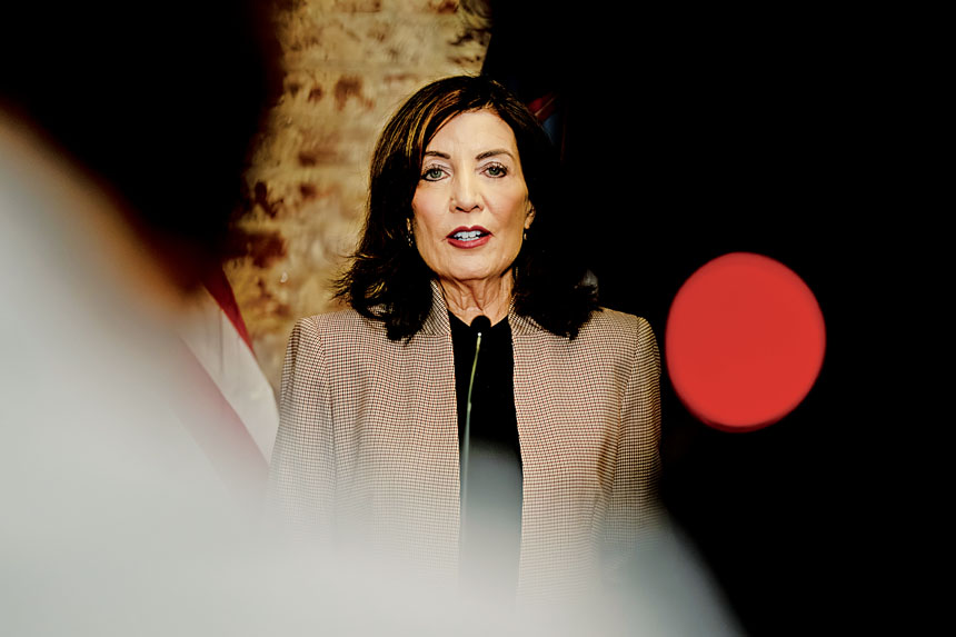 胡楚承認，減排目標增加能源成本，對全州家庭造成「巨大財政衝擊」。 Shuran Huang/紐約時報