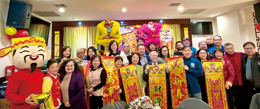 部分出席2日活動嘉賓合影。 張之銘攝