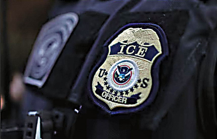 調查發現被告屬非法滯留美國，ICE將其拘留，案件仍在進一步調查中。