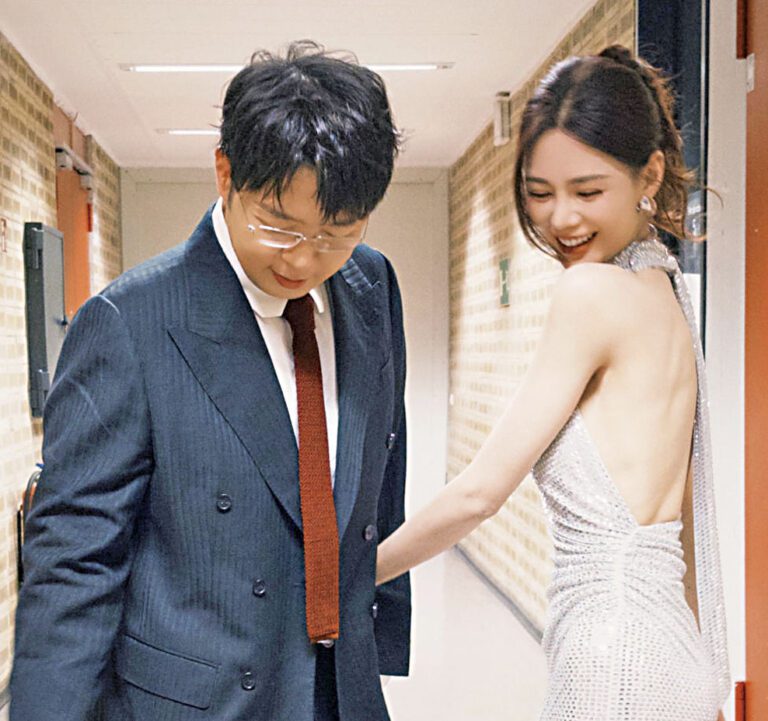 沈夢辰（右）與杜海濤結婚多年恩愛依舊。網上圖片